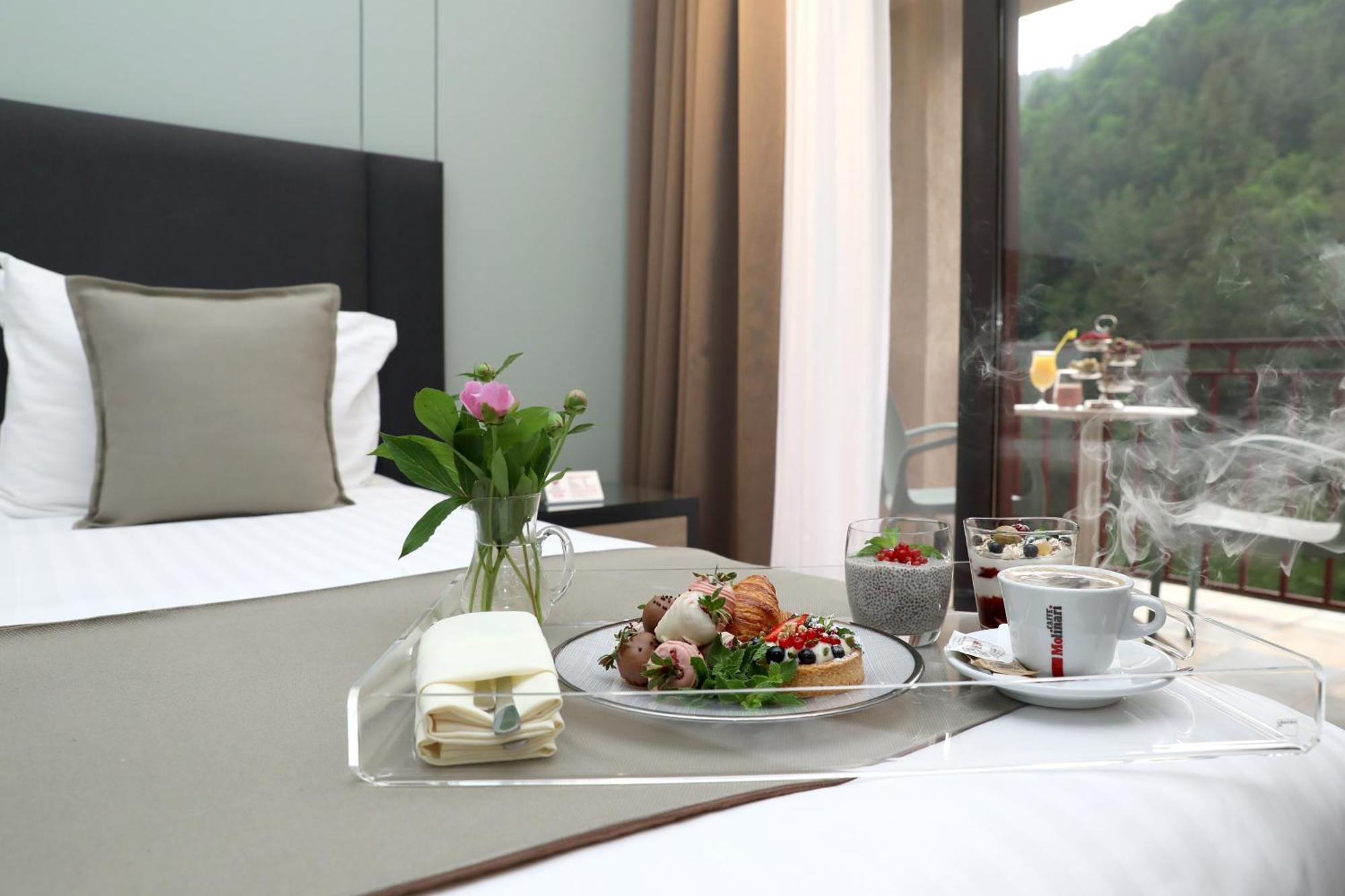 Best Western Plus Paradise Hotel Dilidzjan Buitenkant foto